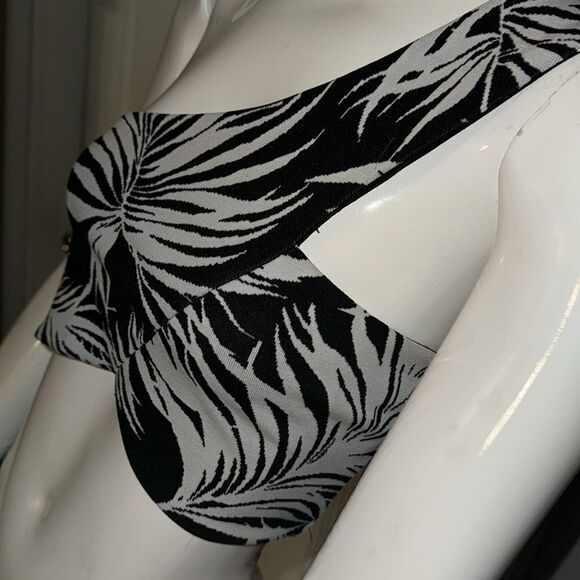 ZARA tropical asymmetrically top - Picture 5 of 7